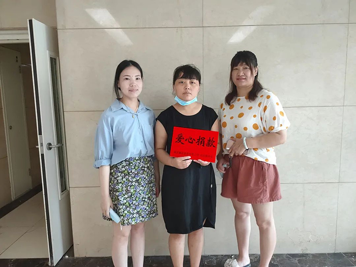 暖心慰問，進(jìn)行中